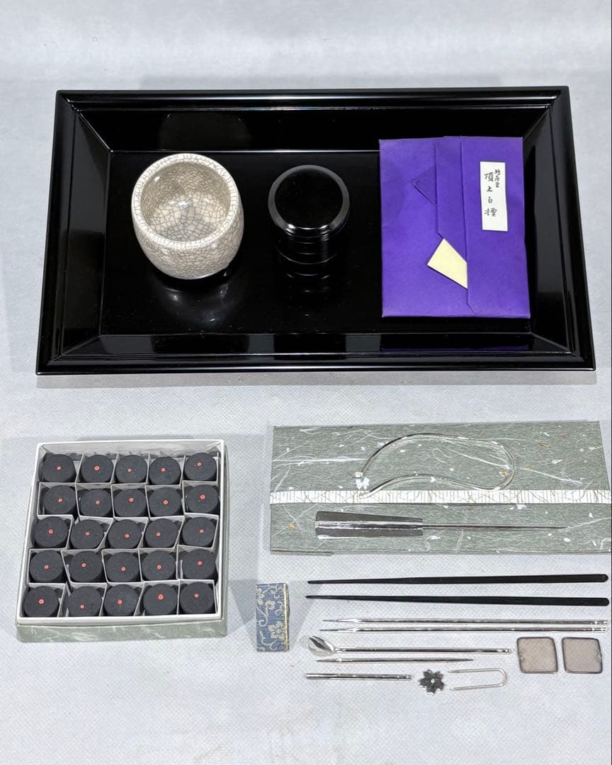 茶道具　七事式　黒真塗 香盆セット (香炭団、白檀香付) 美品　送料込
