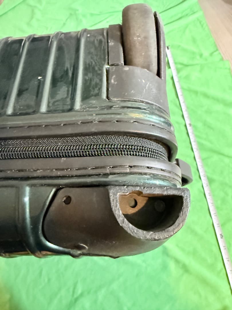 Rimowa Salsa キャリーオンスーツケース – グリーン