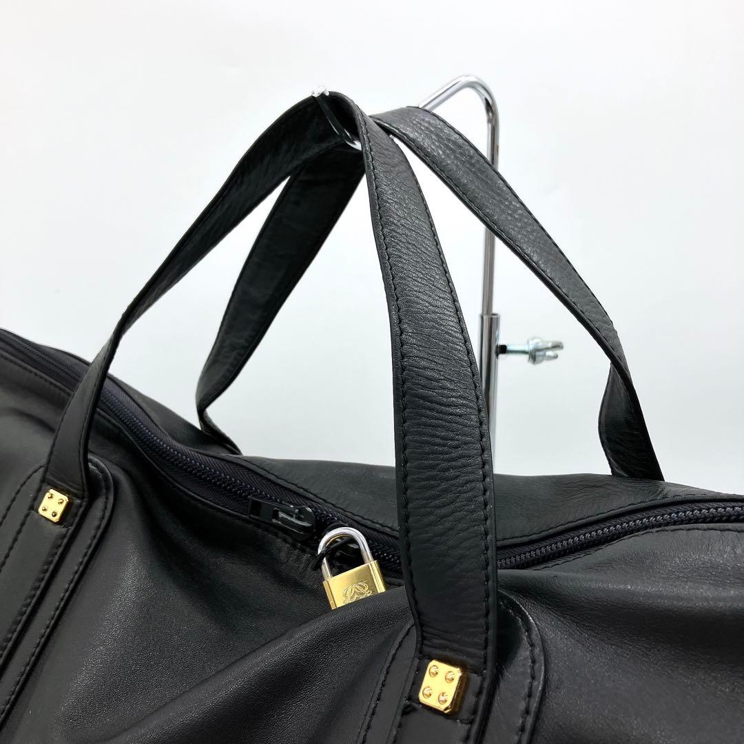 【LOEWE】ボストンバッグ　アナグラム型押し　柔らかレザー　ブラック　南京錠