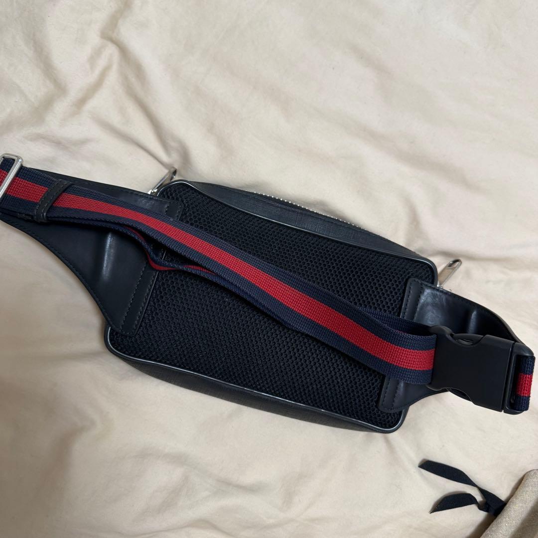 (暴れん棒将軍)GUCCI グッチ ボディバッグ GGスプリーム