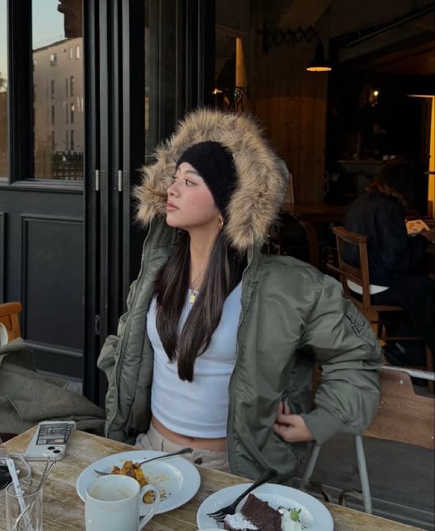 Hollister フェイクファー トリム ジップアップ ボンバージャケット