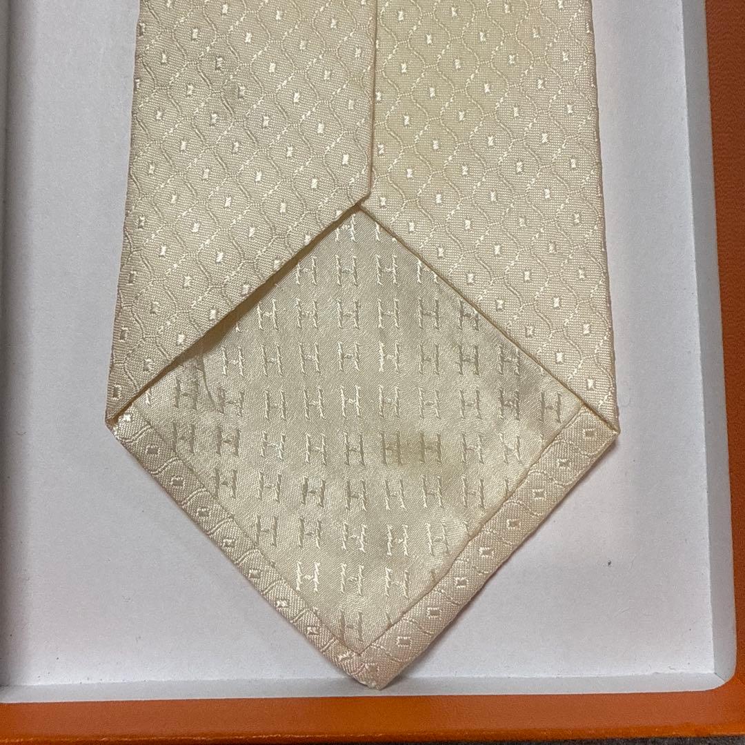 エルメス　ネクタイ　白クリーム　ドット　シルクジャガード　結婚式