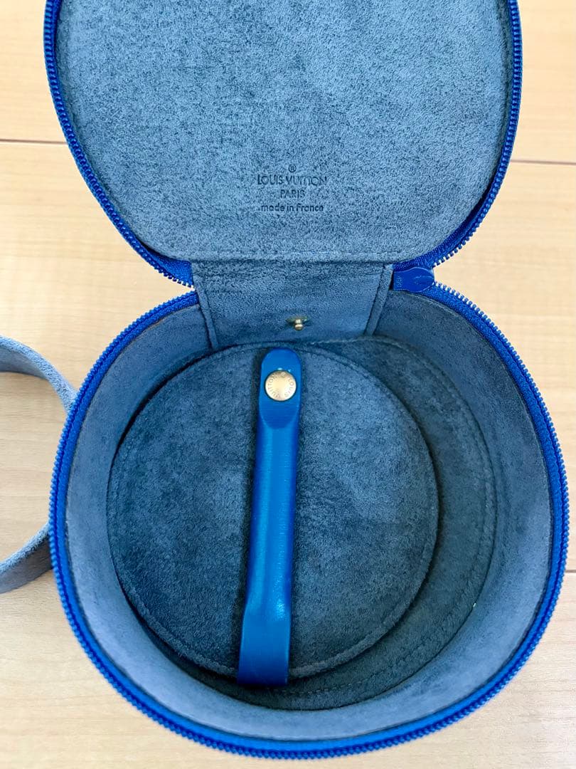 ルイヴィトン小物入 ほぼ使用せずに自宅に保管してありました。