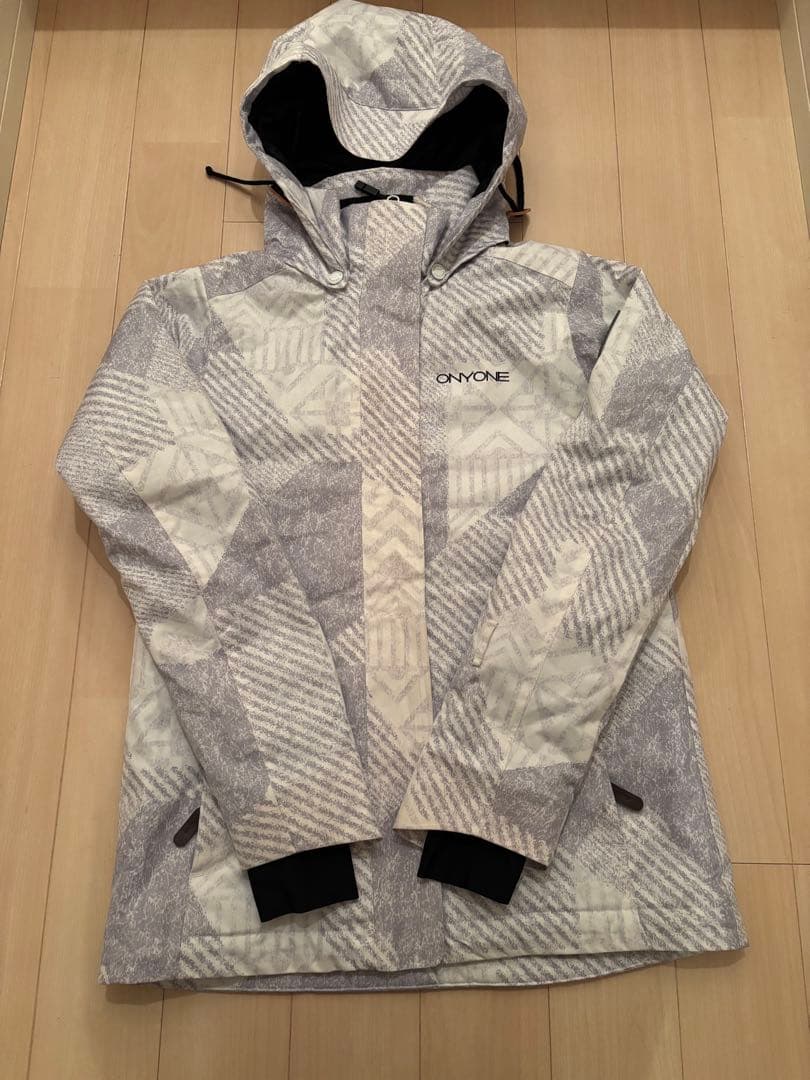 美品！1回着！オンヨネ　スキーウェア　上下セット　スノボウェア　Sサイズ