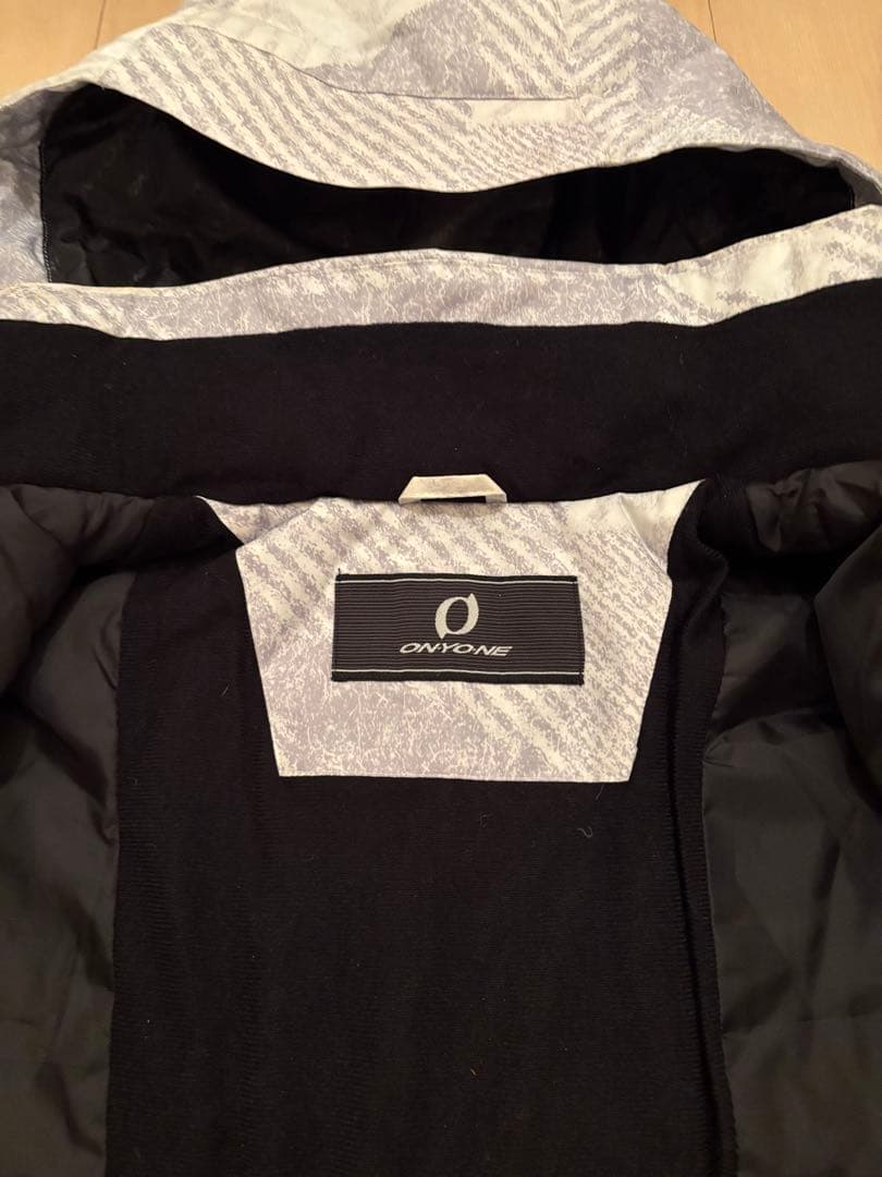 美品！1回着！オンヨネ　スキーウェア　上下セット　スノボウェア　Sサイズ