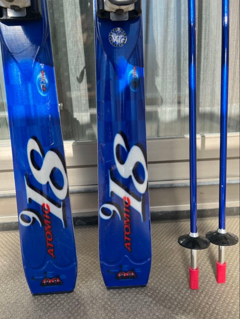 ATOMIC 9.8 スキーセット 青、ストック。値下げ❗️12/31まで出品❗️