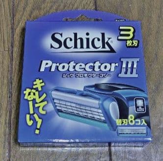 Schick Protector III 替刃８個入り × ４