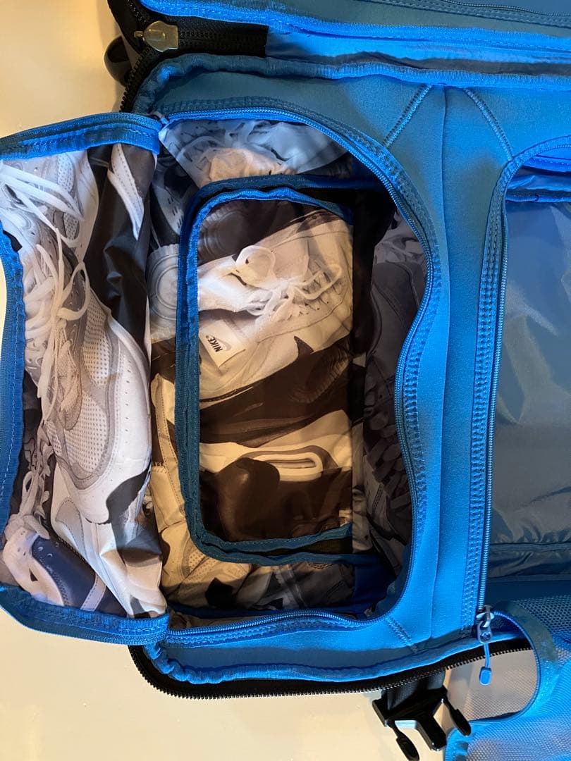 NIKE キャリーバック　78L