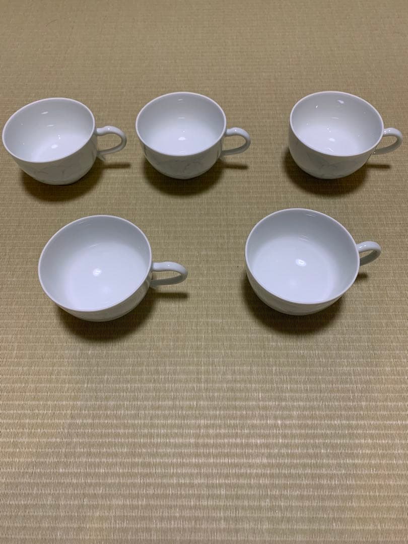 人間国宝・井上萬二　白滋染椿彫文　カップ＆ソーサー5点セット