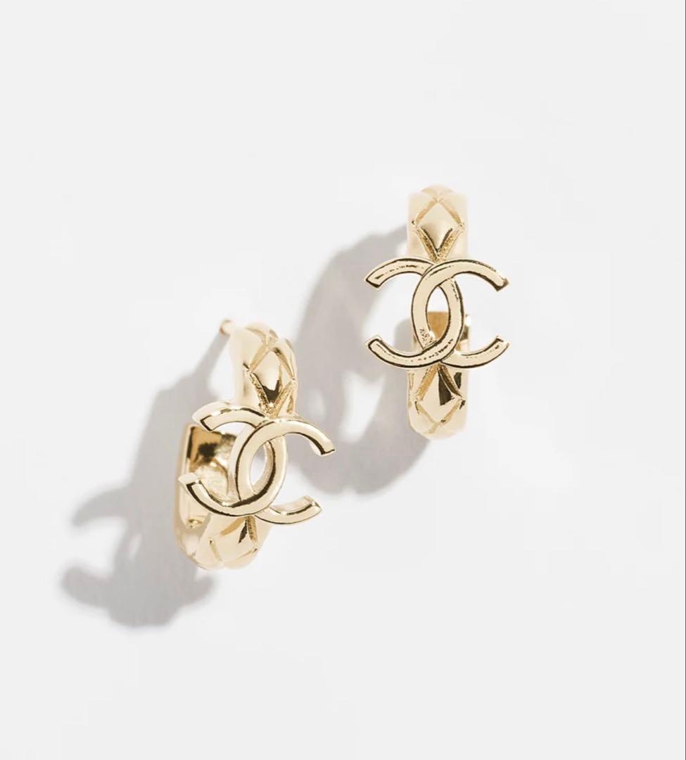 値下げ！新品未使用　シャネル　フープピアス　CCロゴ　ゴールド　26P 最新作