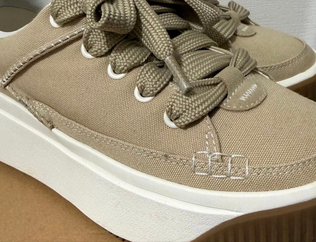 UGG ベージュ スニーカー 厚底24.5