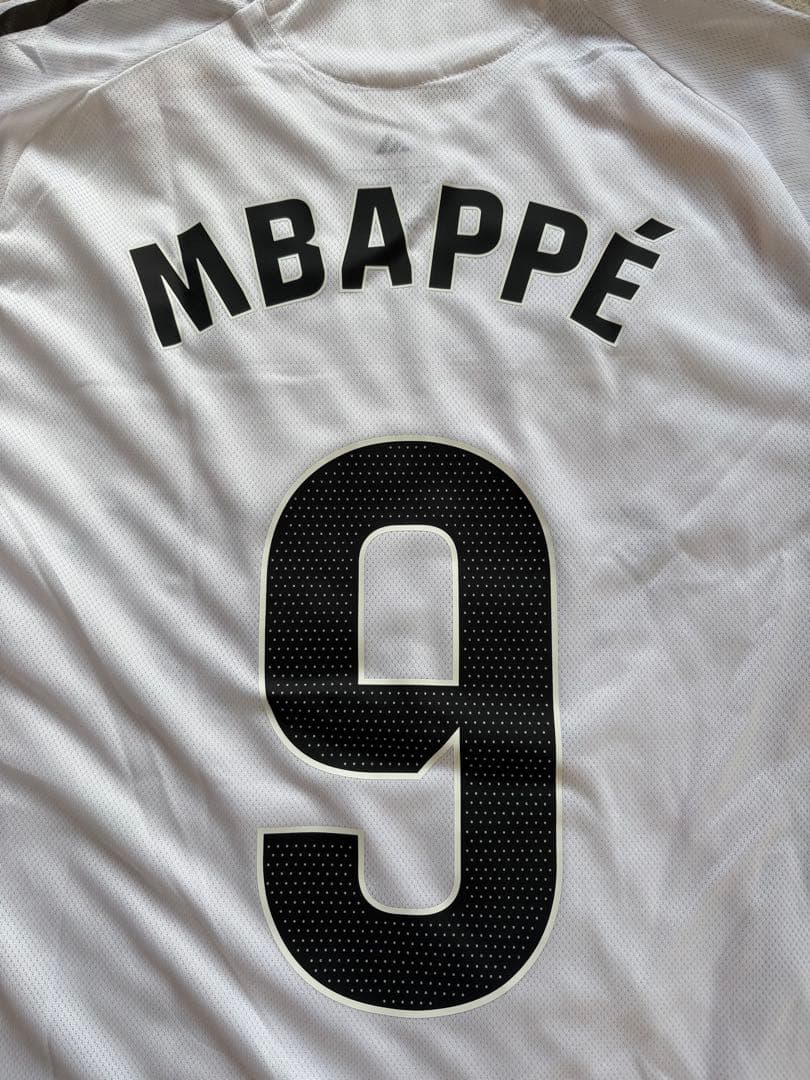 レア❗️MBAPPÉ 9番レアルマドリードユニホームadidas大人気のユニホーム