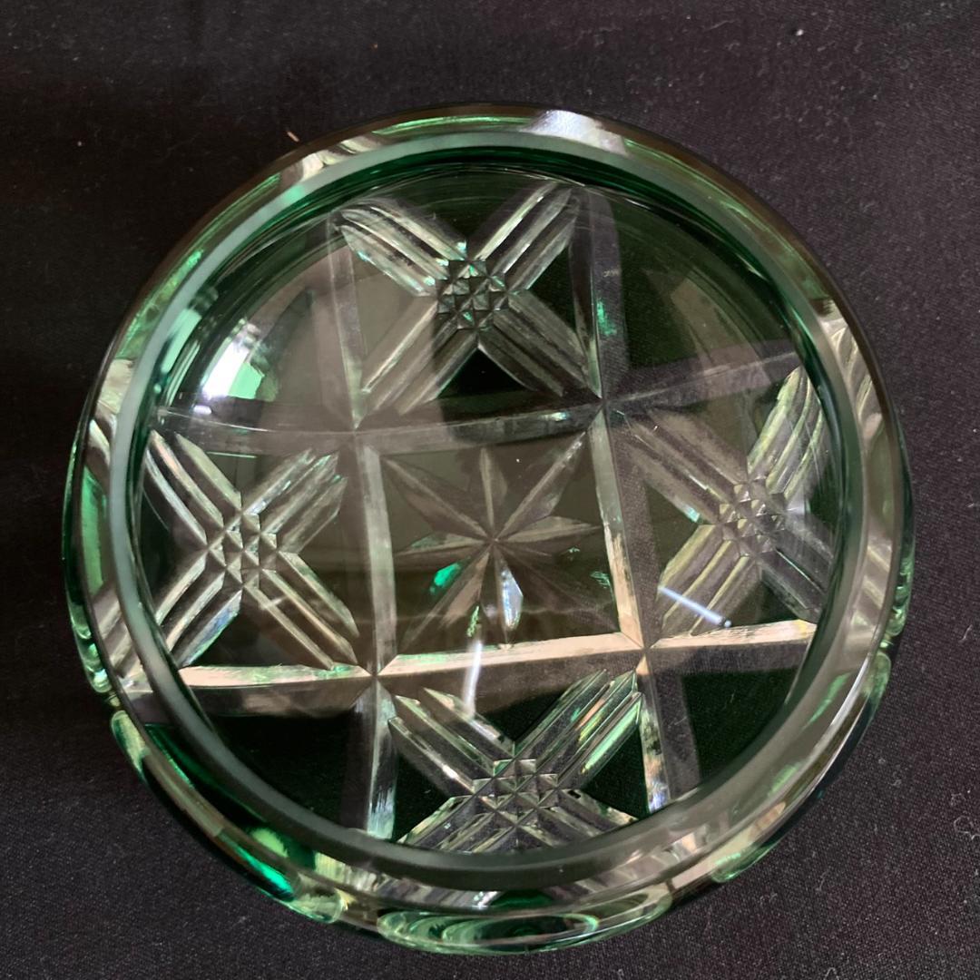 【未使用　箱付】カガミクリスタル 江戸切子 蓋物 緑 菓子入れ　小物入れ 小鉢