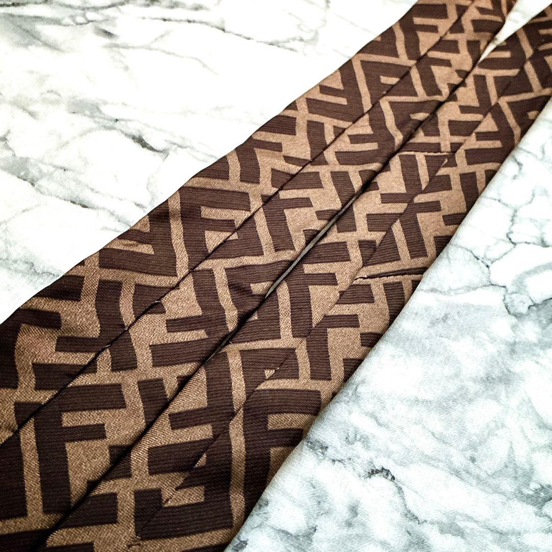 希少✨極美品✨汚れなし✨フェンディ　特大ズッカ柄　人気色ブラウン　ネクタイ