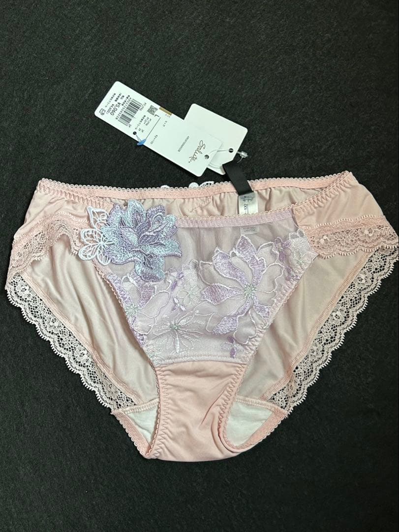 ワコール サルート　Wacoal Salute ブラ&ショーツ セット