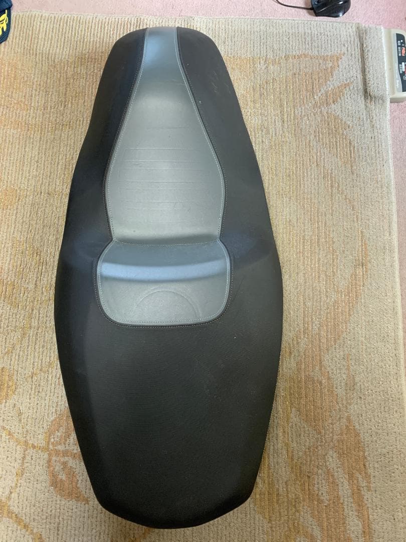 ＢＭＷ　純正 C400X シート　5253　8405360