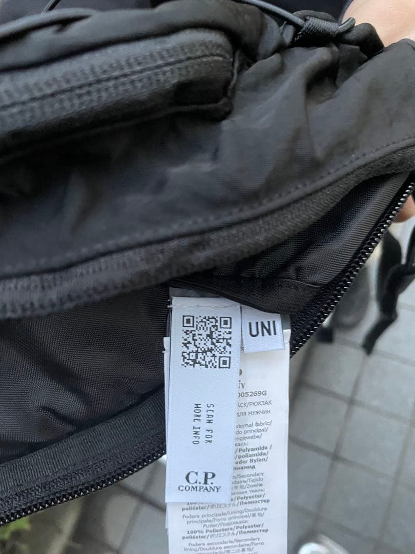m*2様 【新品】cp companyボディバッグショルダーバッグブラック