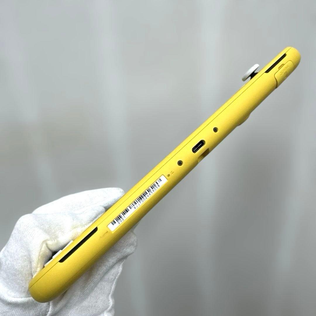 Nintendo Switchライト Yellow