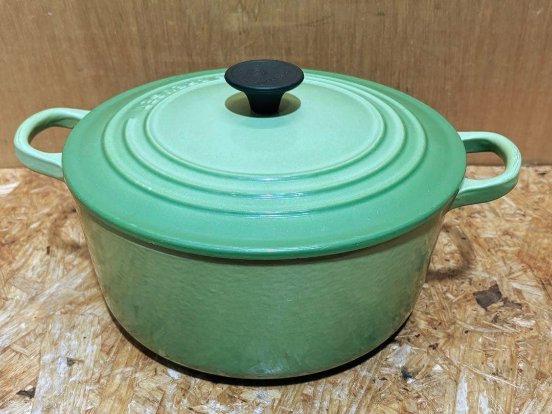 ル・クルーゼ 鋳物 ホーロー 鍋 両手鍋 鉄鍋 ココット 22cm