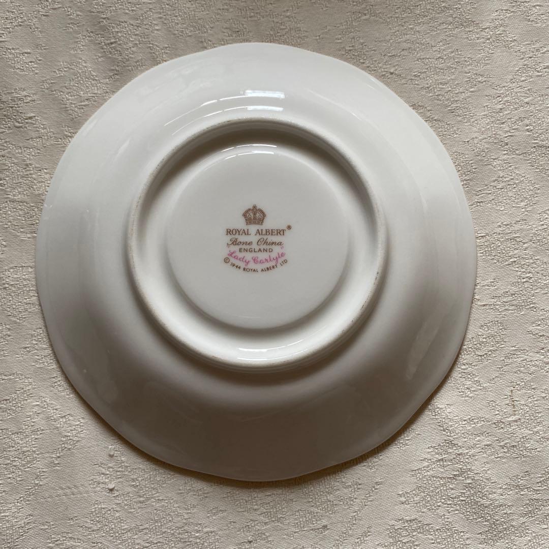 ロイヤルアルバートレディーカーライル カップ& ソーサーのセット