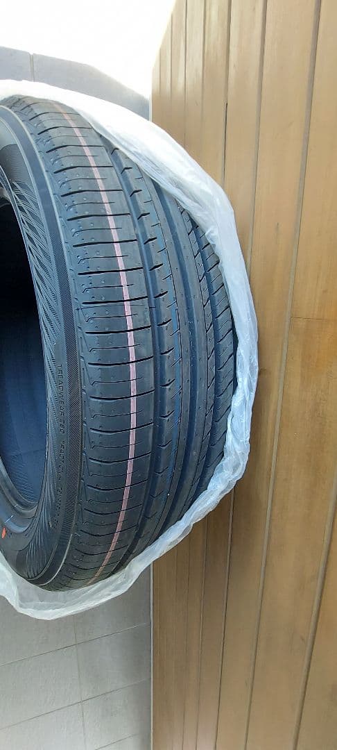 すーちゃー様用です①YOKOHAMA dbV552 225/55R18