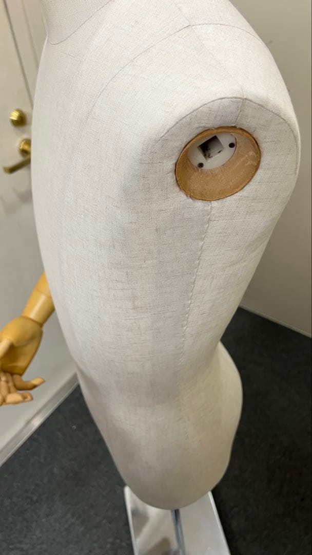 キイヤ　トルソー　マネキン 可動式アーム付き