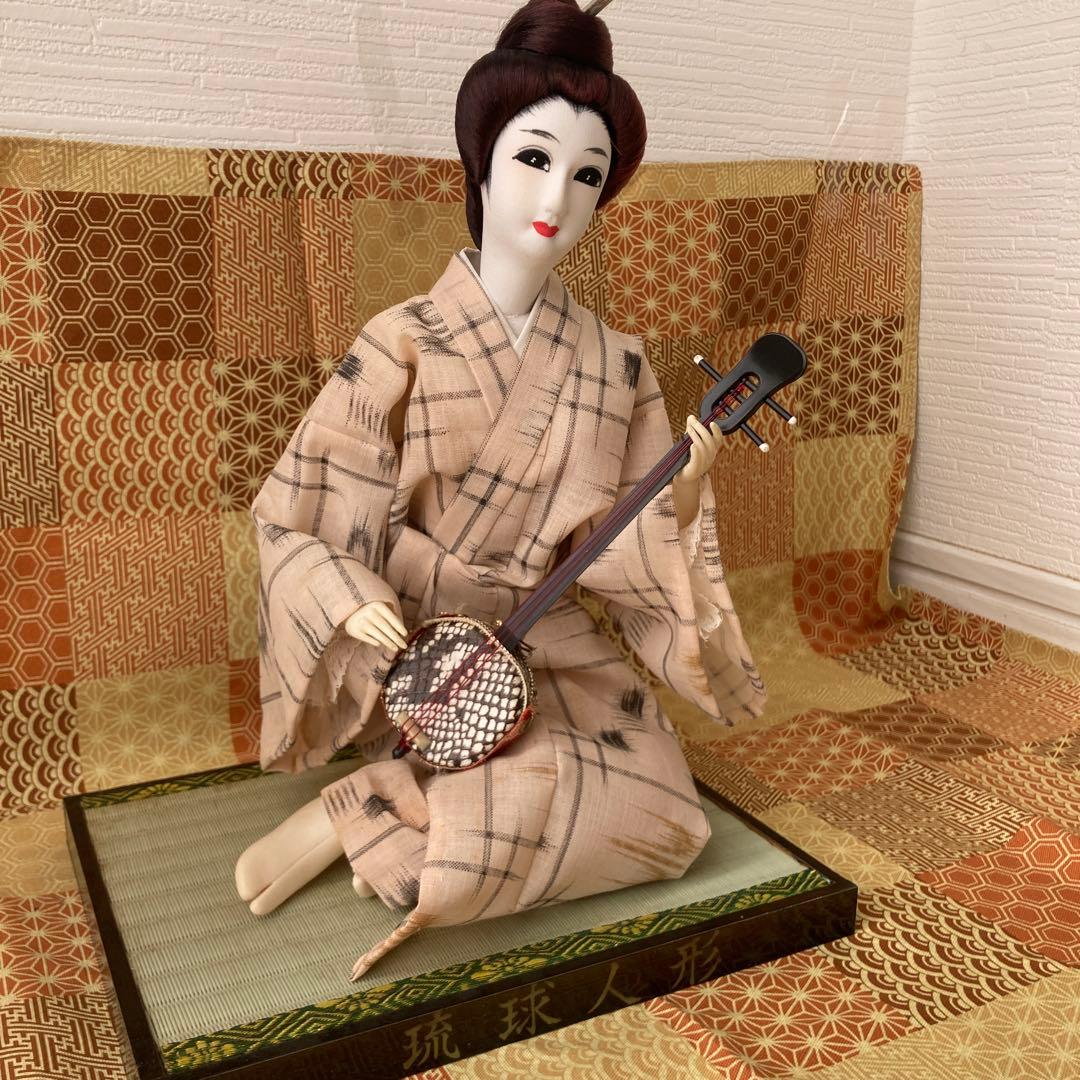 琉球人形　（ガラスケースはご希望に合わせて発送します　コメント欄より）