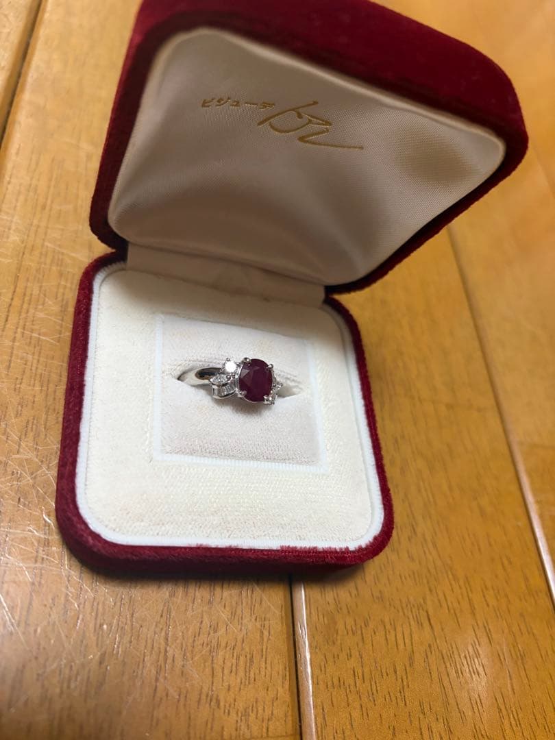 ルビー色 ストーン付きリング pt900