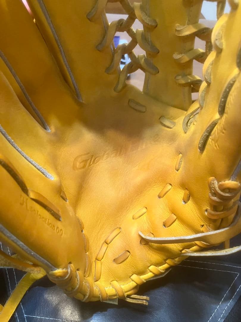 Mizuno Global Elite 軟式グローブ イエロー　左用