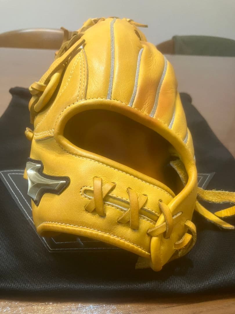 Mizuno Global Elite 軟式グローブ イエロー　左用