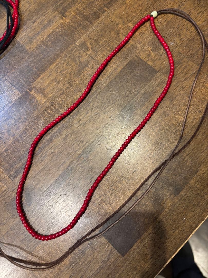 ホワイトハーツ　一連　血赤　アンティーク