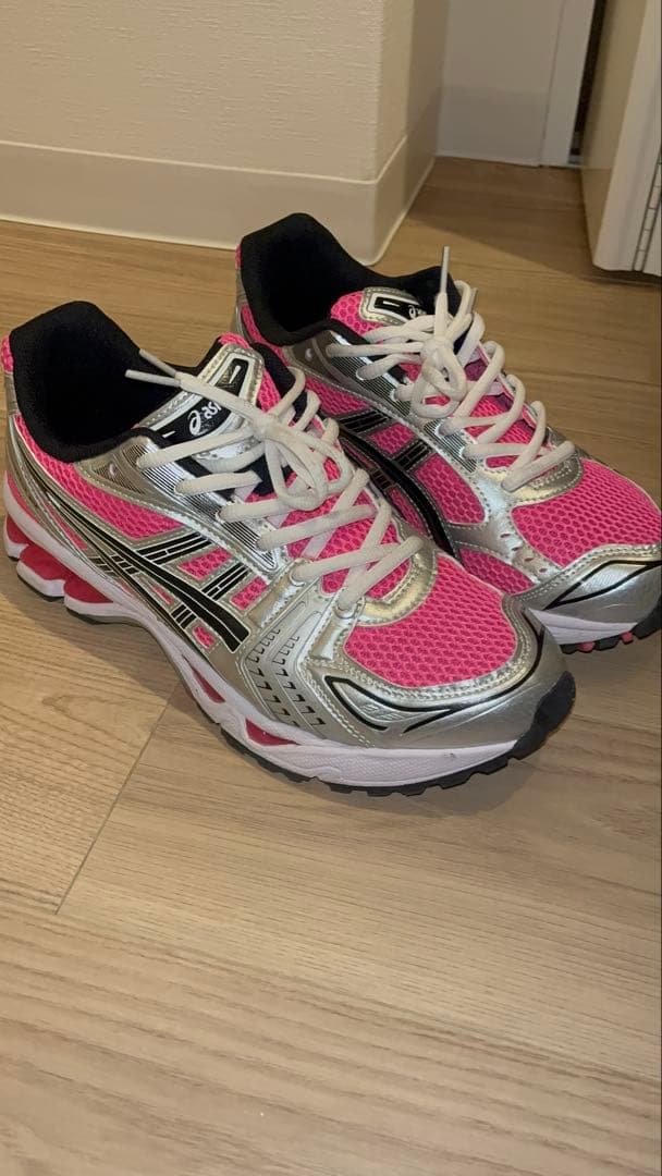 ASICS GEL-Kayano 14 \"Pink Glo\" スニーカー