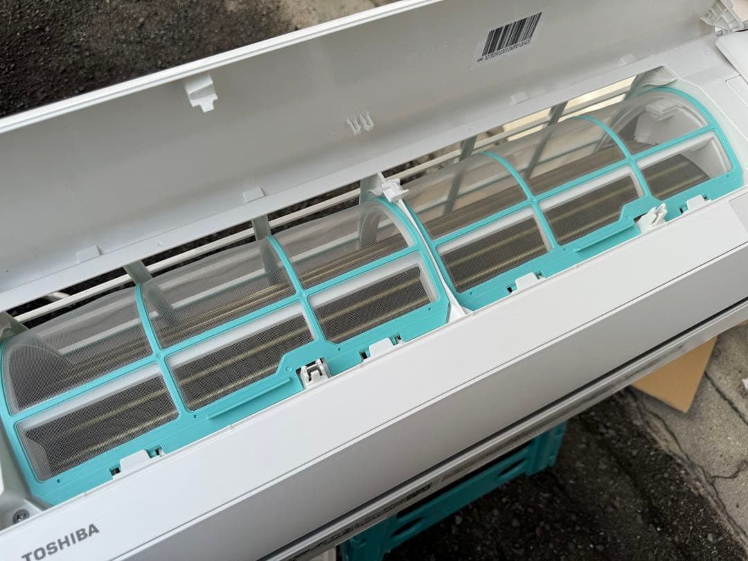 室外機も送料込 2022年製 6畳用 東芝 エアコン クーラー 2.2kw 22