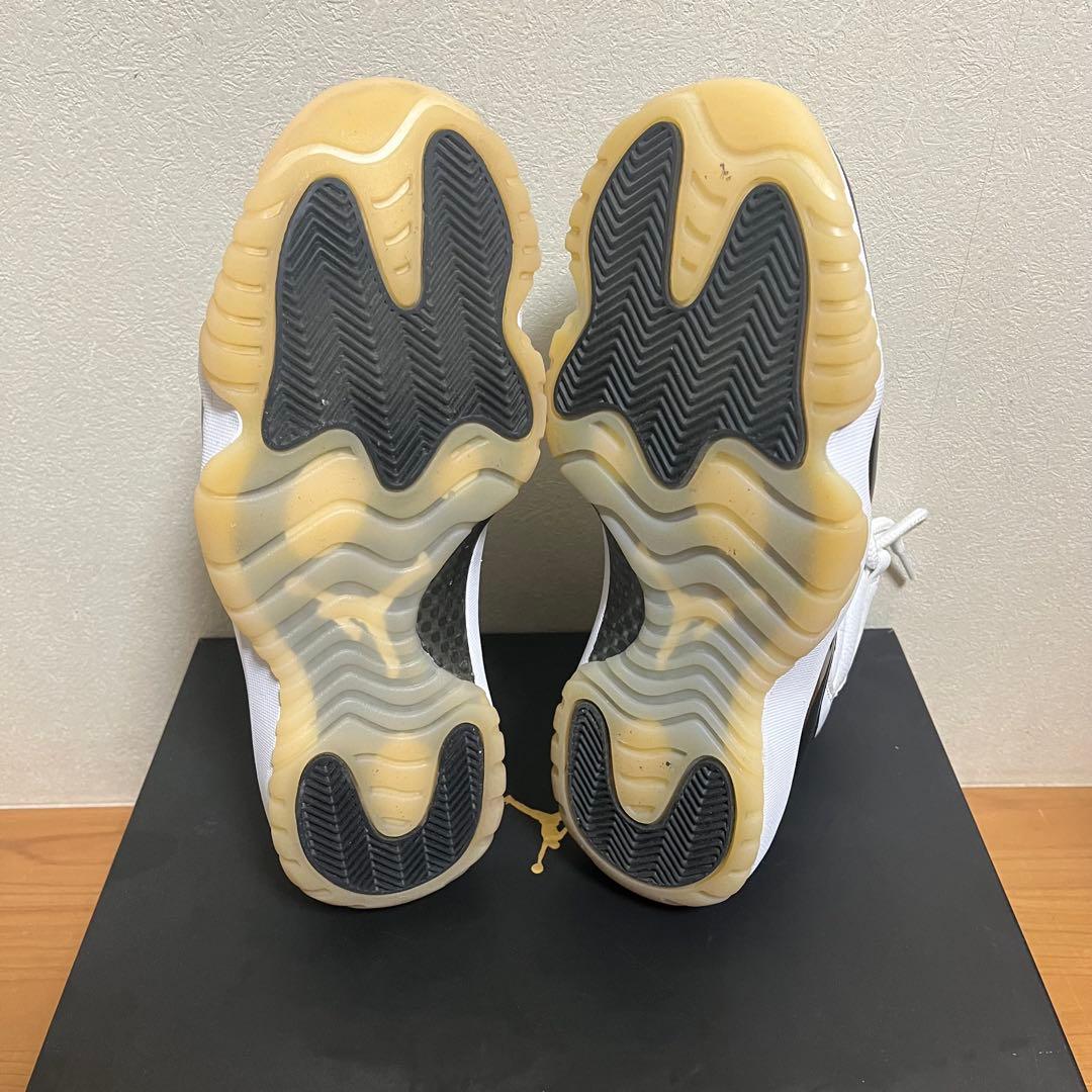 Air Jordan 11 ホワイト/ブラック