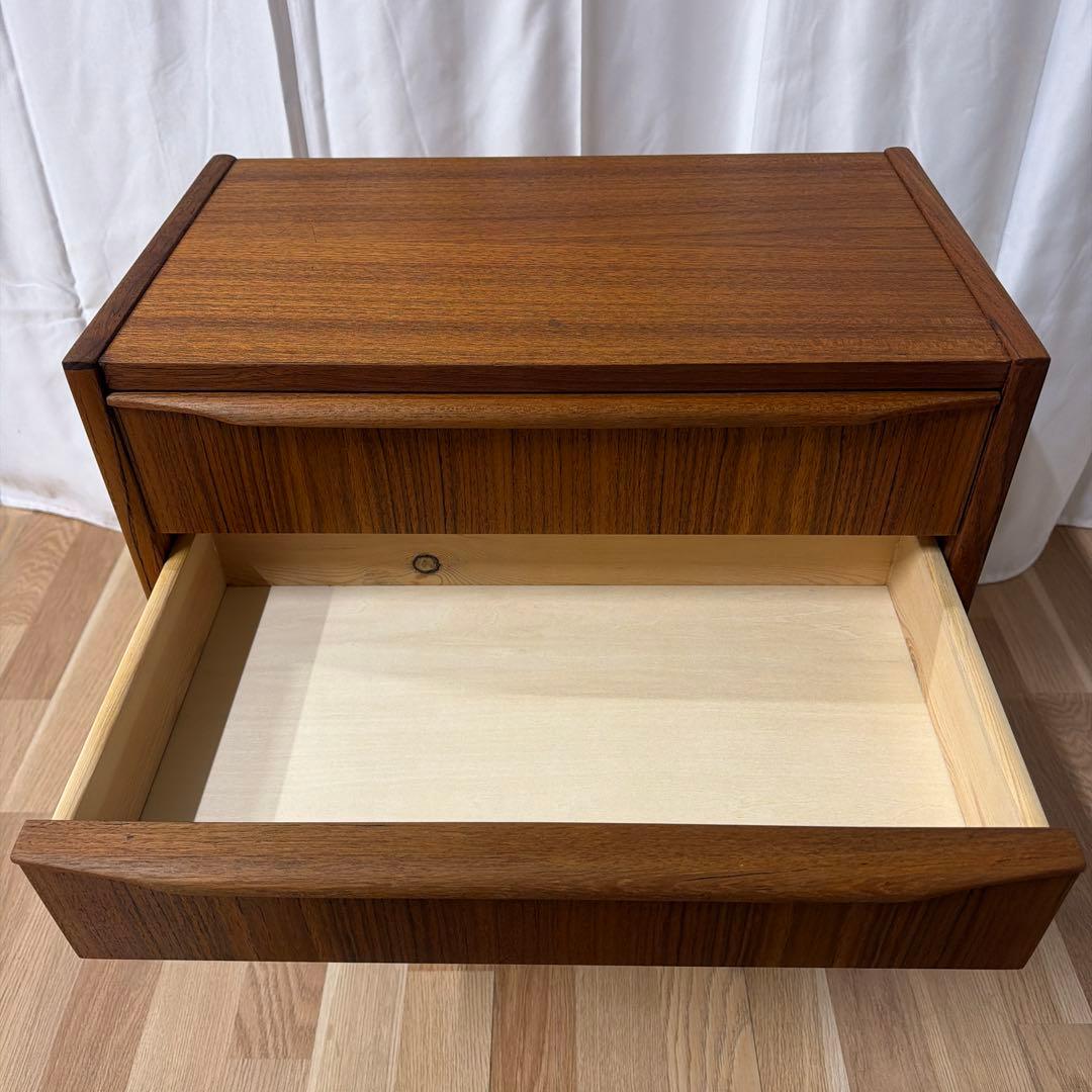 2段チェスト　デンマーク製ヴィンテージ家具