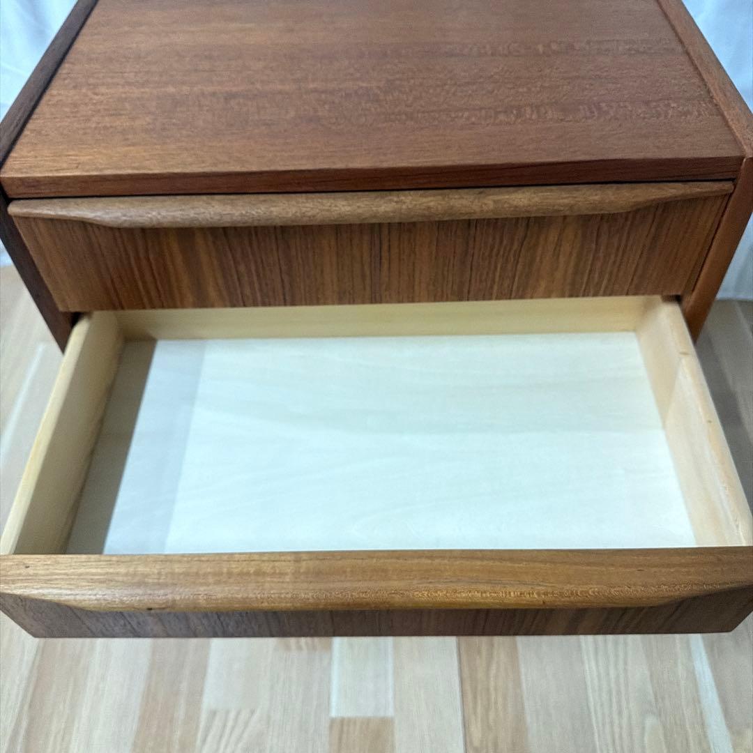 2段チェスト　デンマーク製ヴィンテージ家具