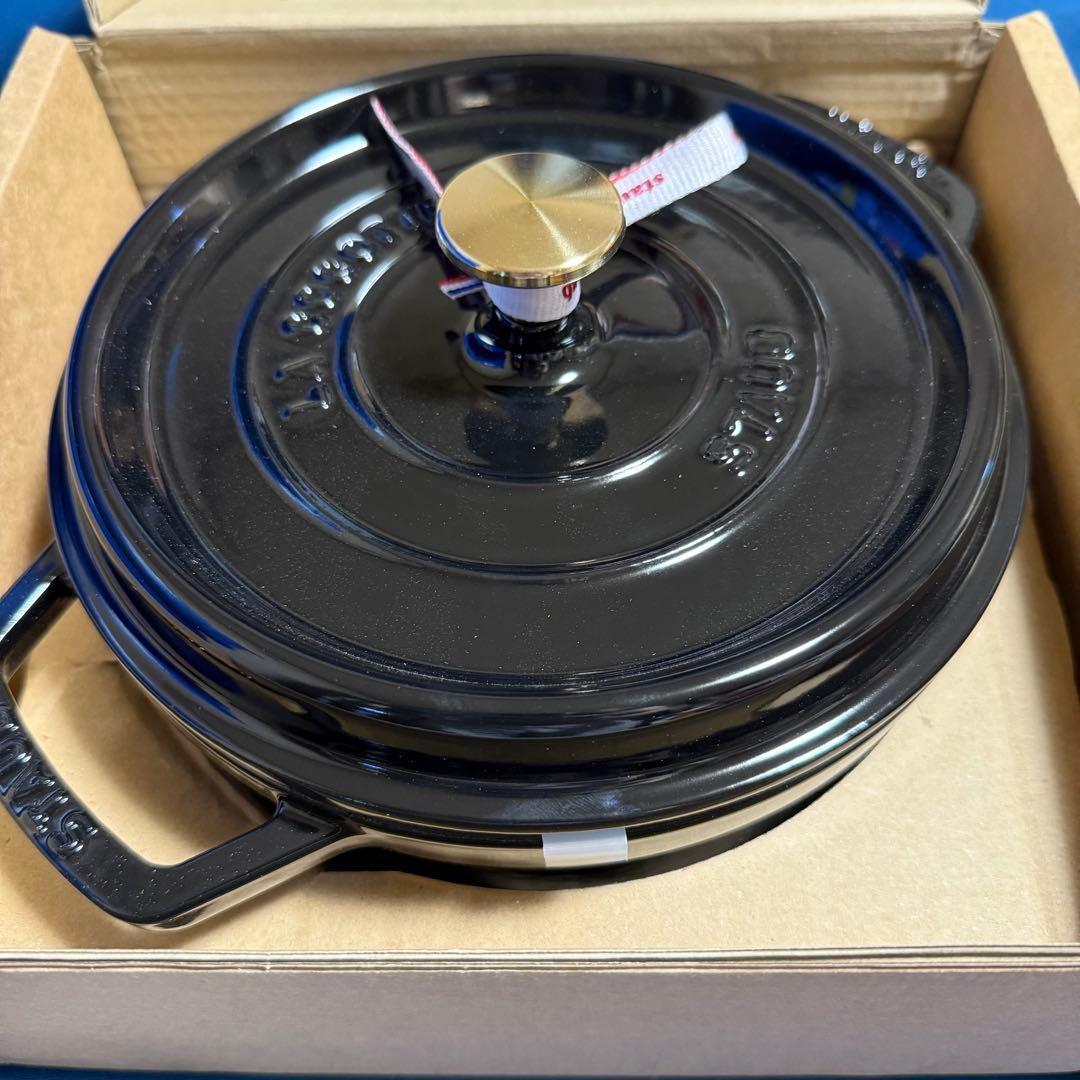 新品✨️ストウブ ラウンドココット 22cm シャイニーブラック