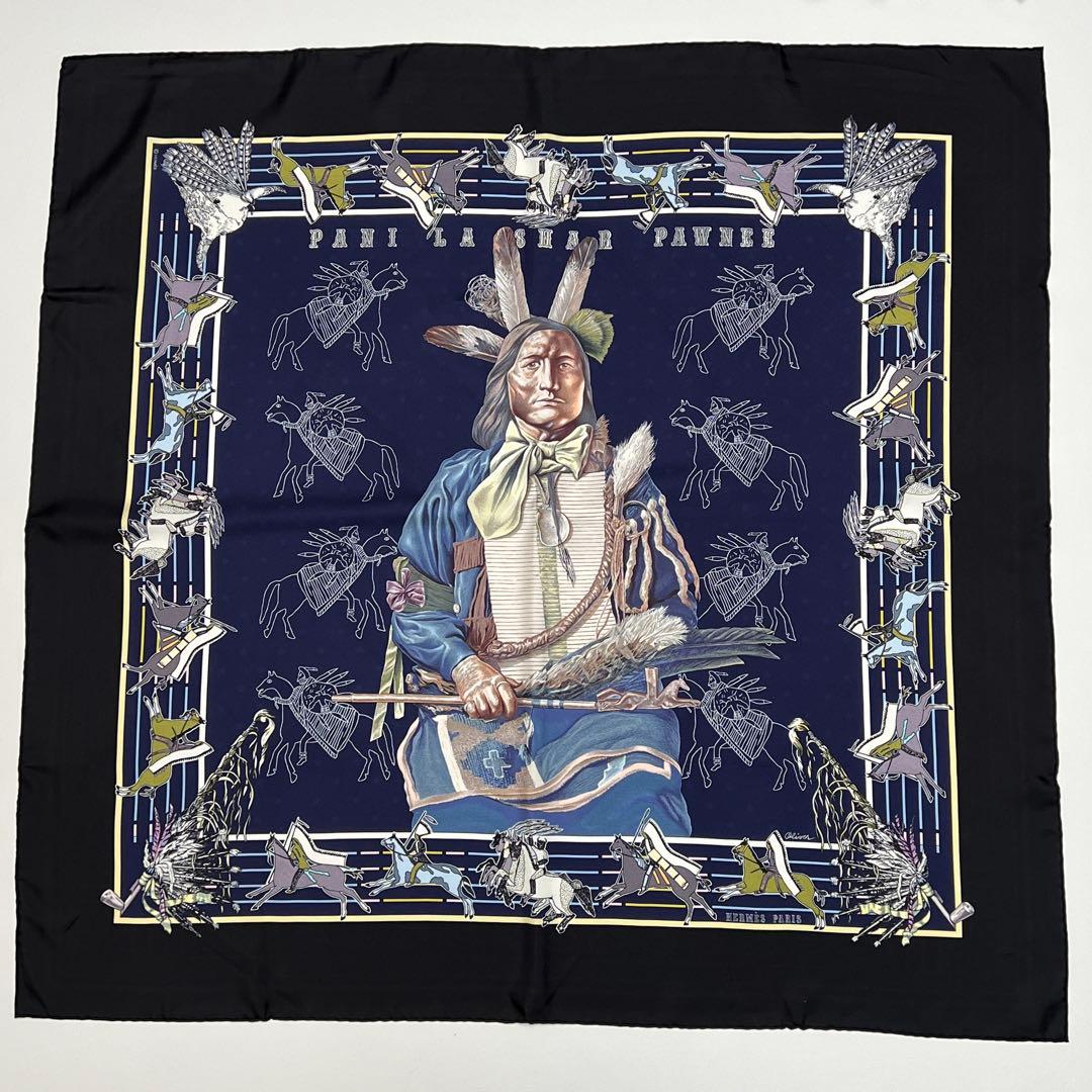 エルメス タグ付き スカーフ カレ90 パウニー族の首長 シルク ネイビー