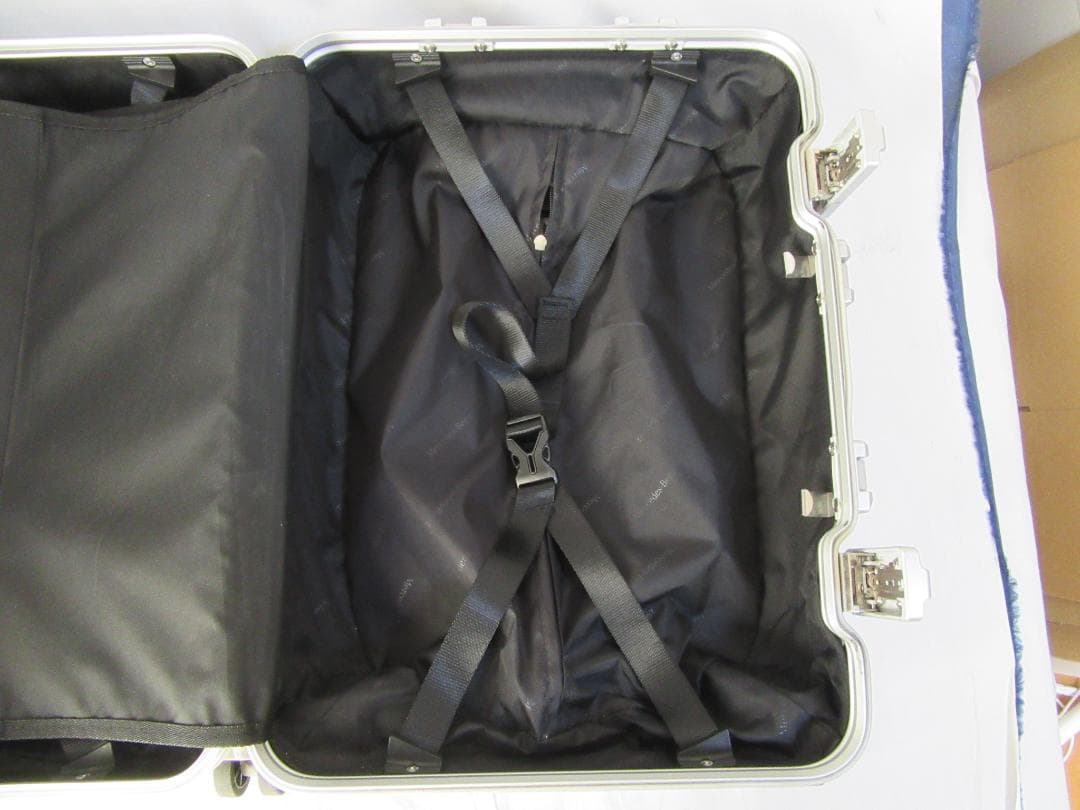 の*あ様 キャリーケース ベンツ Mercedes Benz シルバー