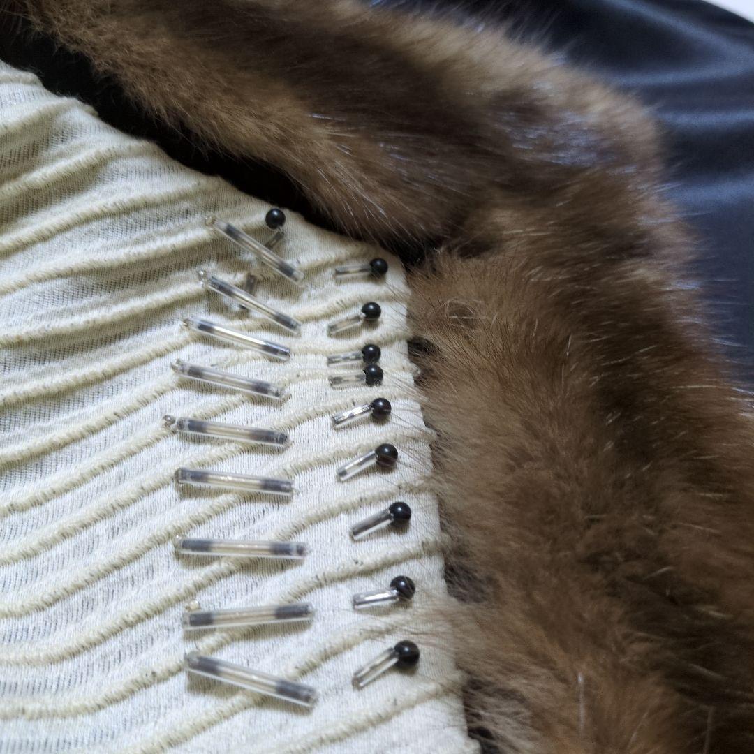 フリル付きファー長袖トップス