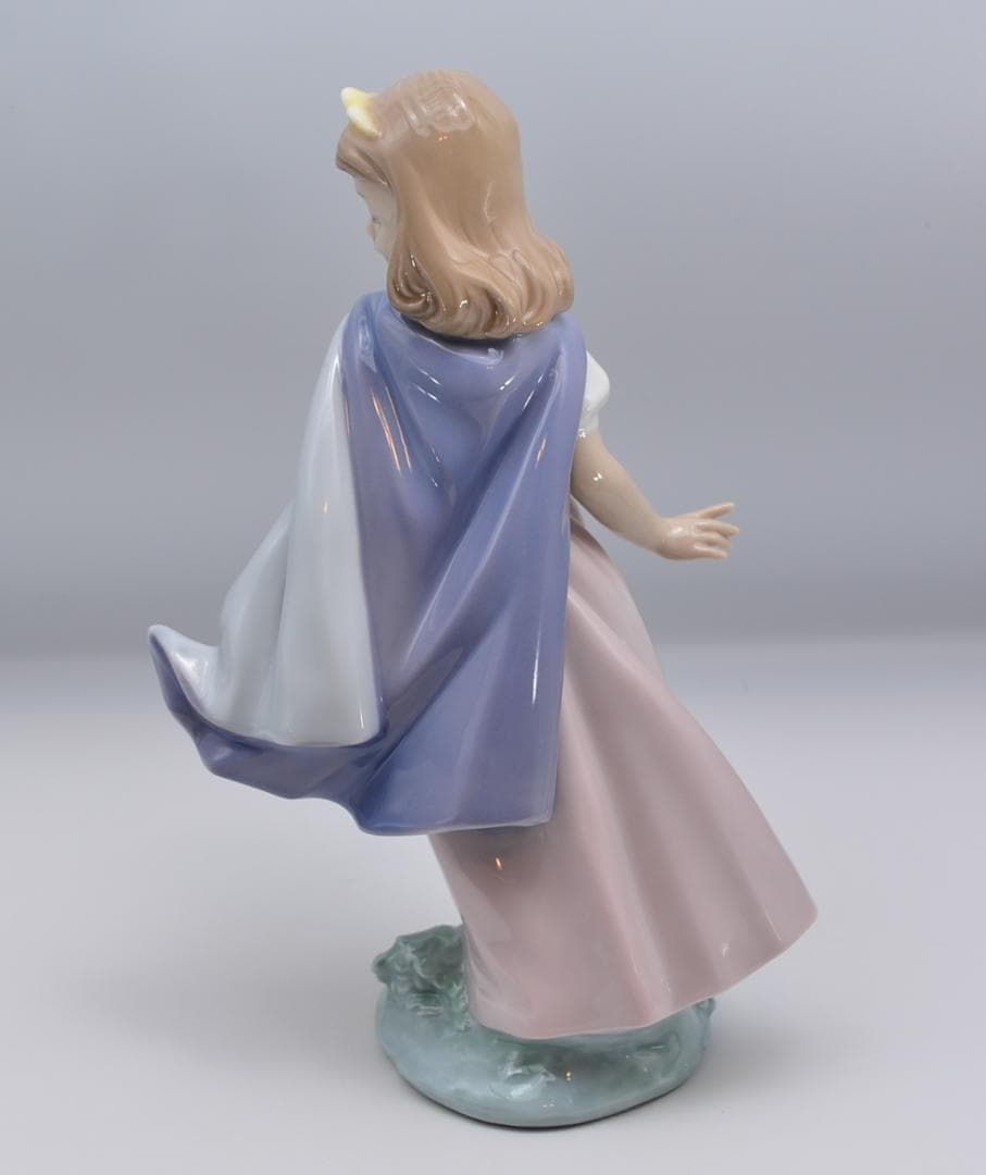 ヤングプリンセス　＃6036　★リヤドロ　スペイン　ポーセリン　光沢仕上げ　絶版