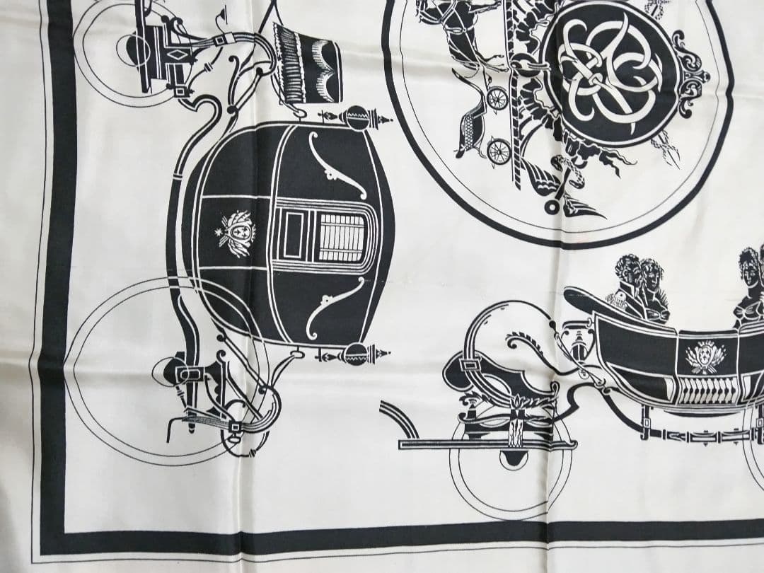 HERMES白色馬車スカーフ