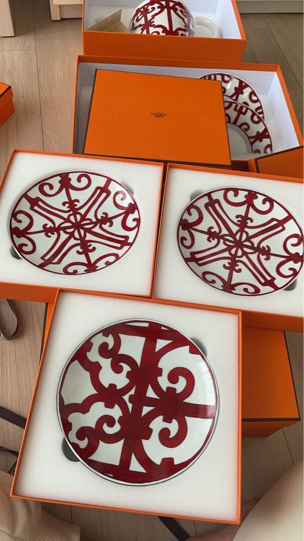 エルメス　テーブルウェア  ガダルキウヴィール２枚セット価格