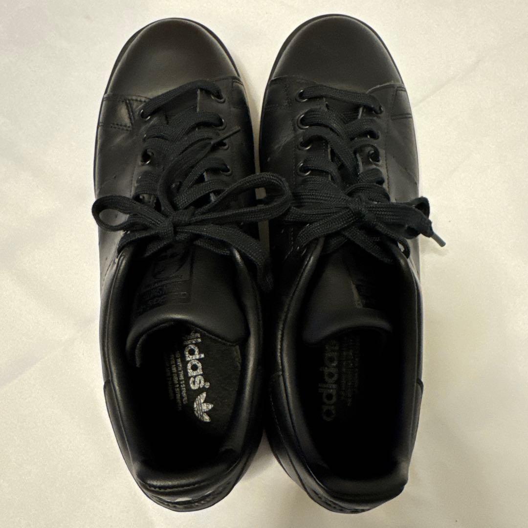 【美品】アディダス スタンスミス ブラック 27.5cm（US 9.5）