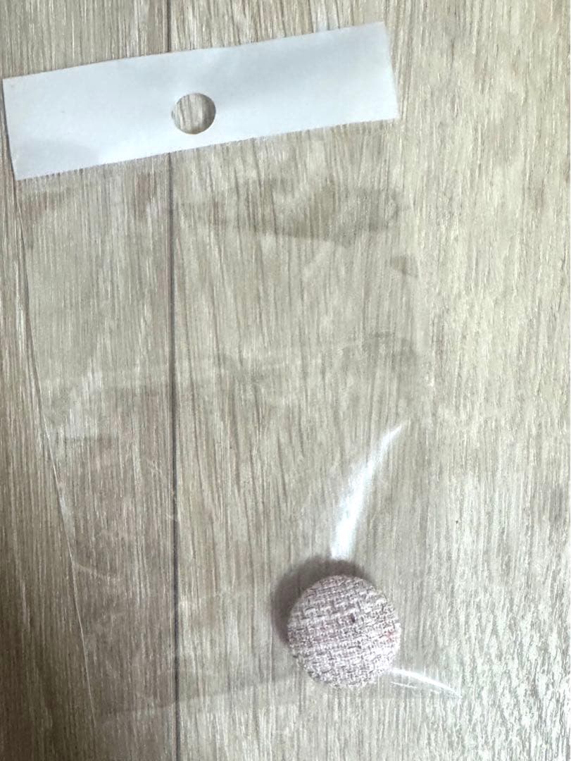 早い物勝ち！大谷映美里着用LIP SERVICEツイードリボンオフショルトップス