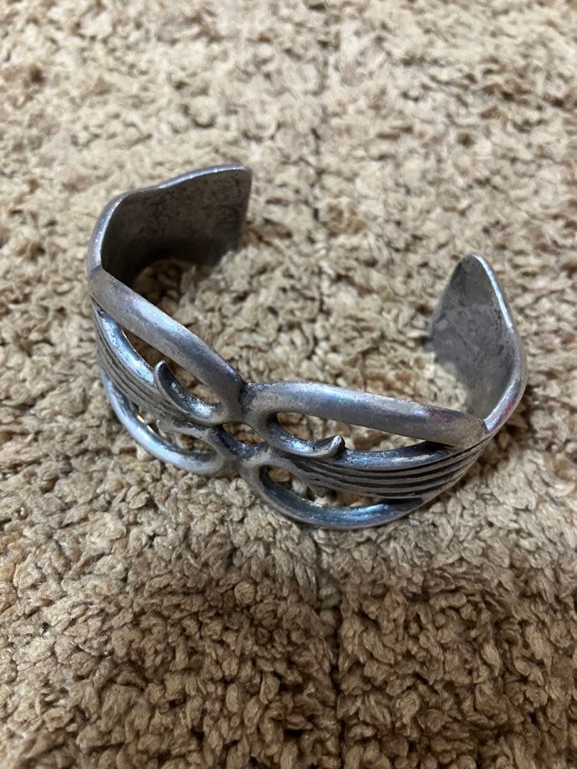 ヴ*ン様 ナバホ　サンドキャスト　バングル