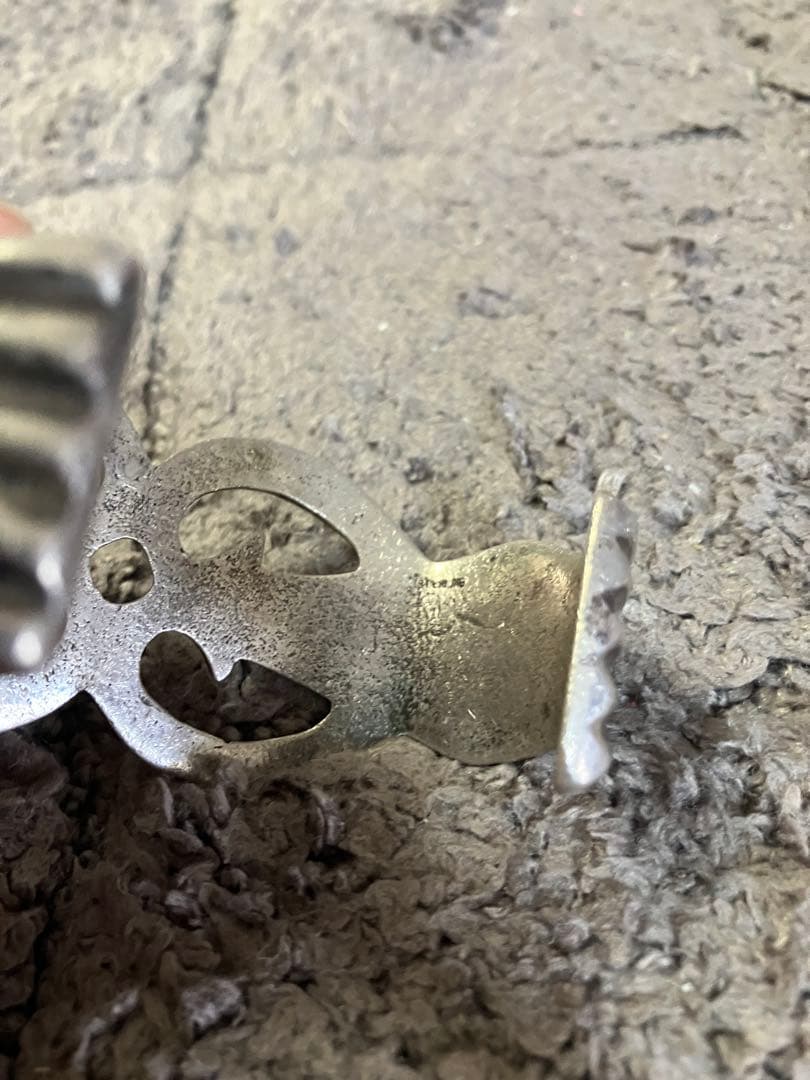 ヴ*ン様 ナバホ　サンドキャスト　バングル