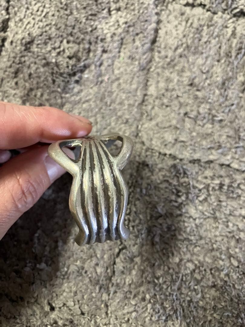 ヴ*ン様 ナバホ　サンドキャスト　バングル