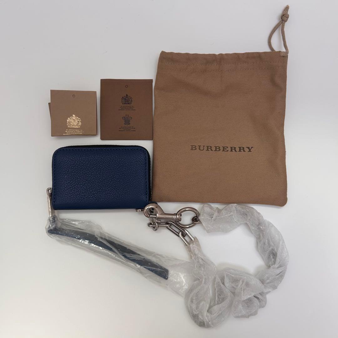 【新品未使用】バーバリー ケース　ミニウォレット　レザー　チェーン付き
