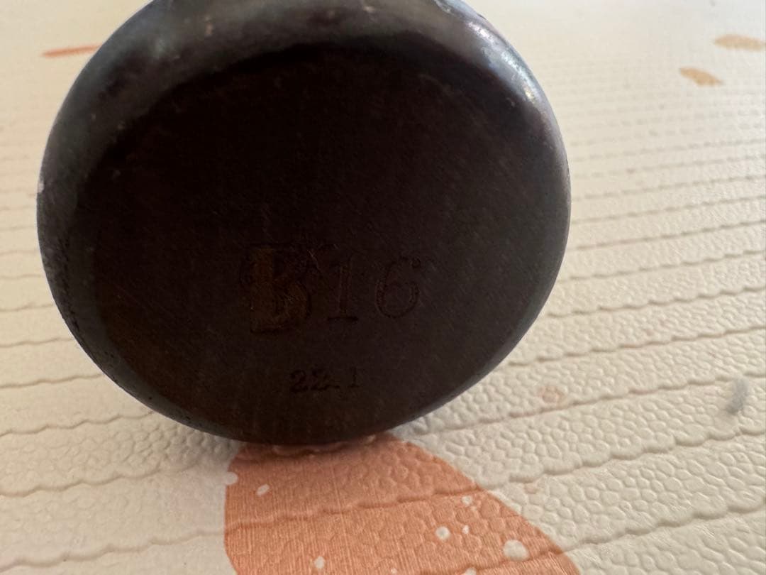 スラッガー硬式用木製バット　大貫モデル。